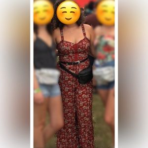 Lightly worn jumpsuit! It’s perfect for date night or a casual Friday at work!